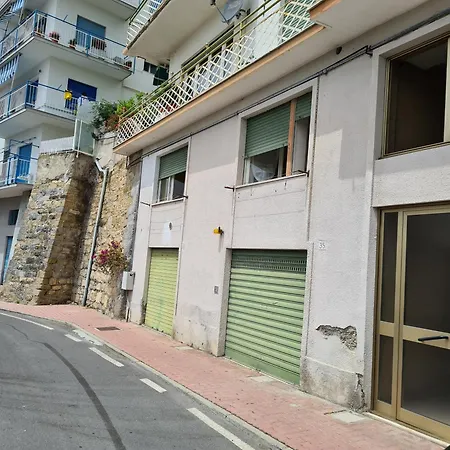La Casa Di Aldo Al Mare Apartment *